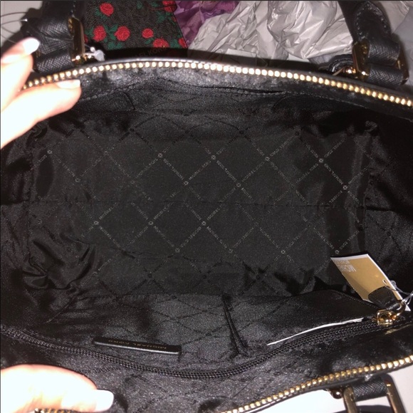 SOLD 2 Piece Micheal Kors Satchel & Wallet Set - Picture 8 of 8